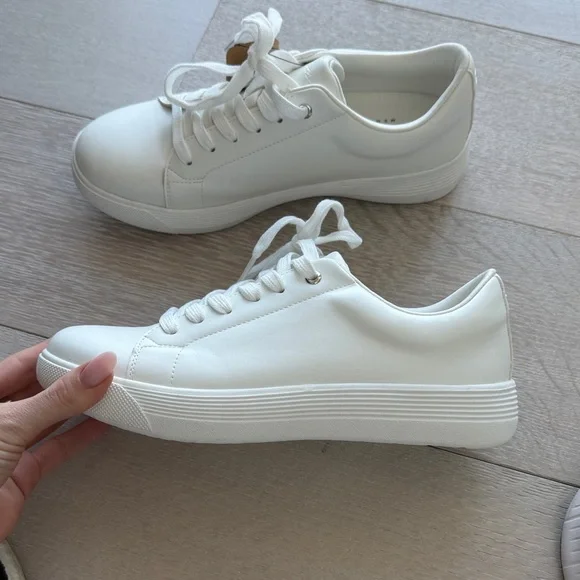 Vepose Women's Classic White Sneakers - Picture 4 of 8